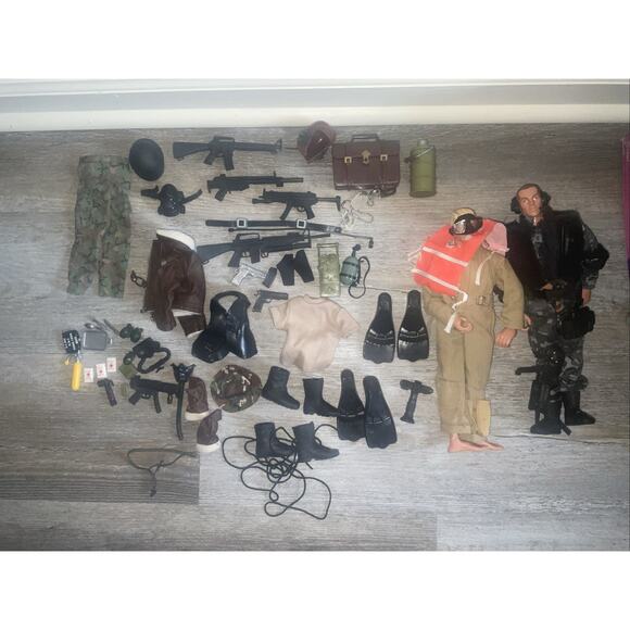 VTG VINTAGE HASBRO GI JOE ACTION FIGURES, ACCESSORIES & FOOT LOCKER 1997 - Picture 3 of 5